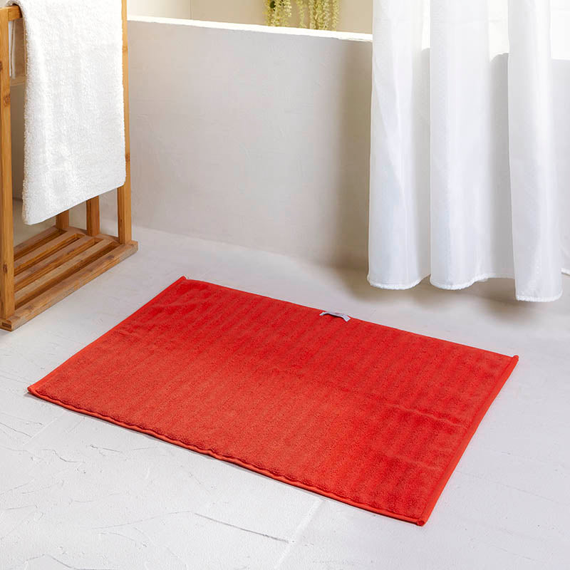 red bath mat Fieldcrest Ultra Soft