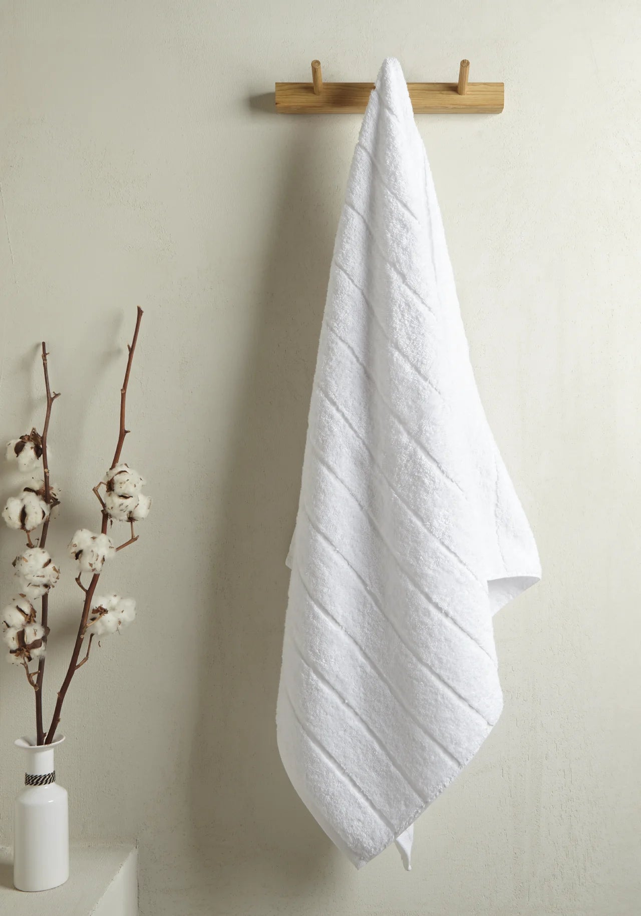 white Cannon Cotton Fresh bath towel