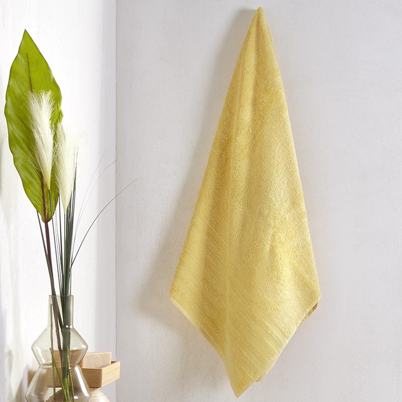 Fieldcrest bath towel 76x147 yellow